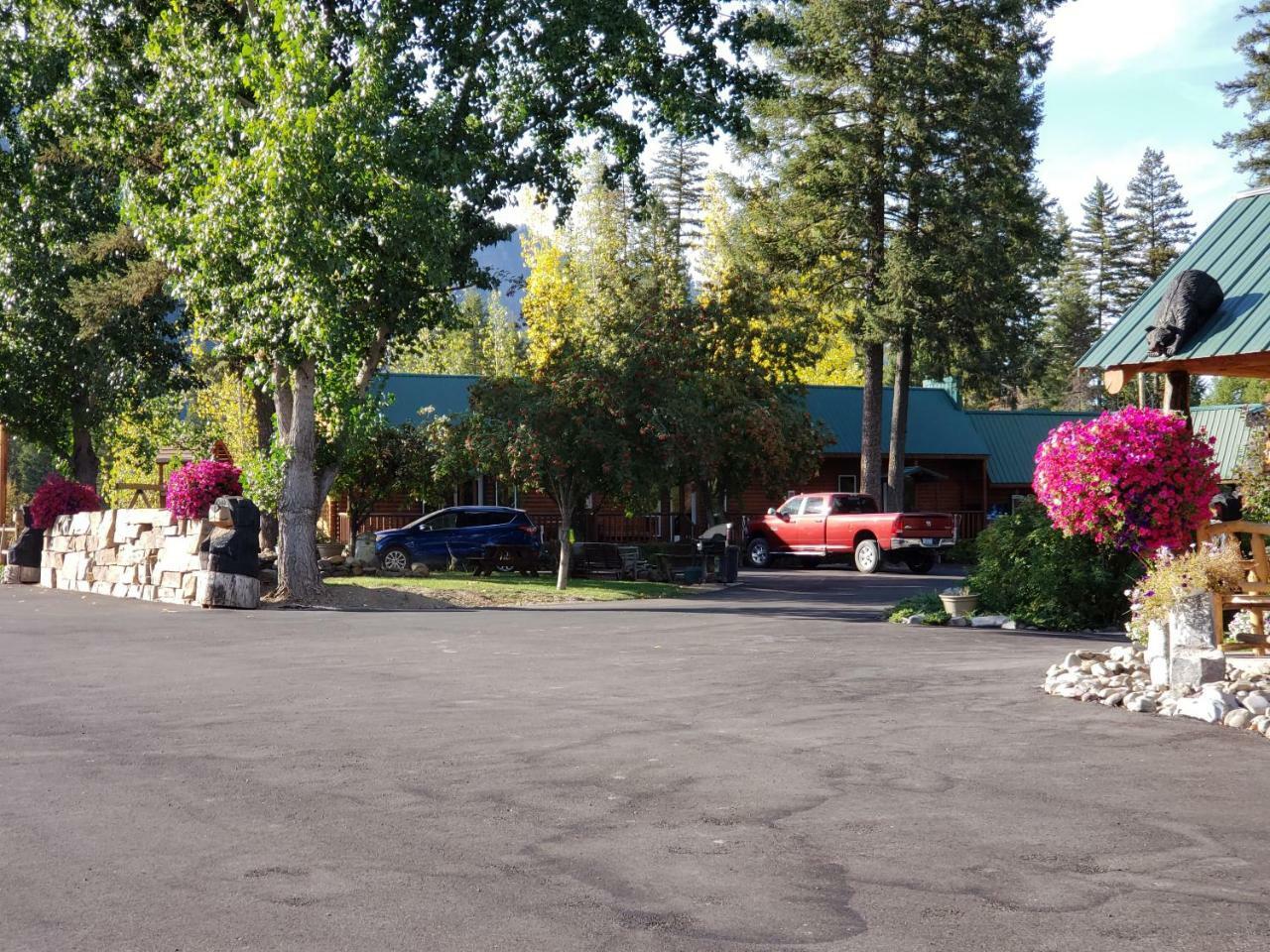Riverfront Motel & Cabins Thompson Falls Exterior foto